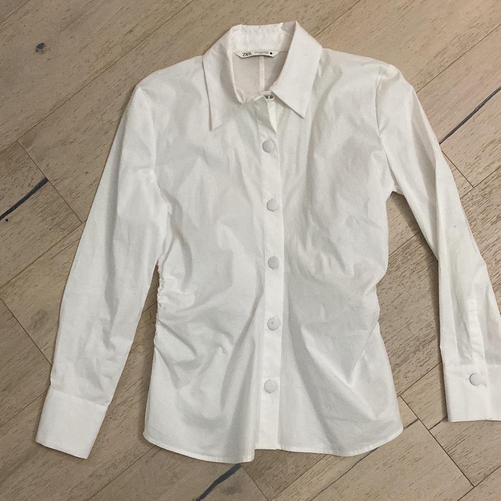 Zara white button down with fabric buttons